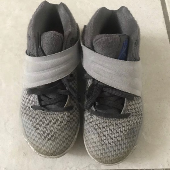 Nike Other - Boys Nike Kyrie Irving size 12